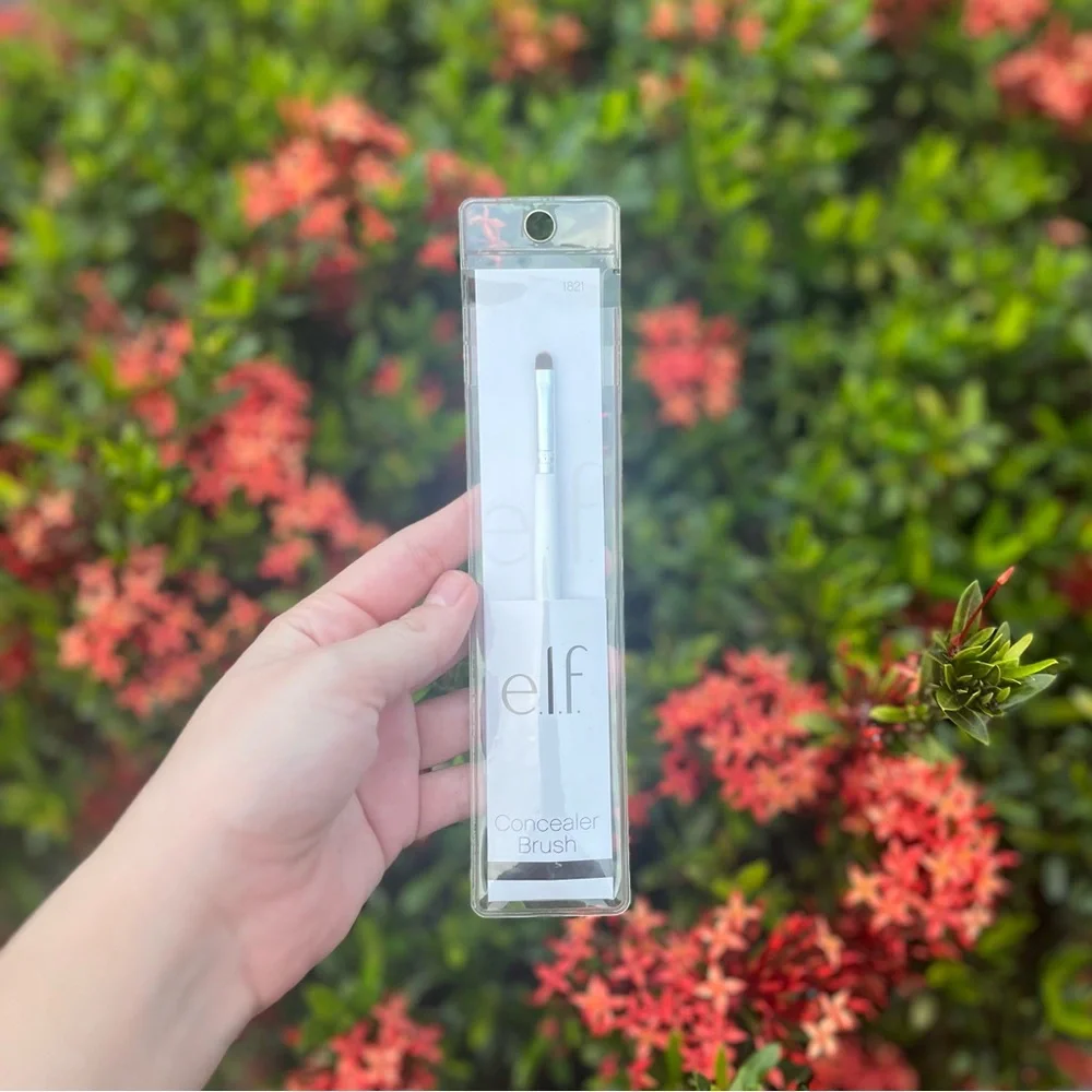 NEW e.l.f. Cosmetics Concealer Brush